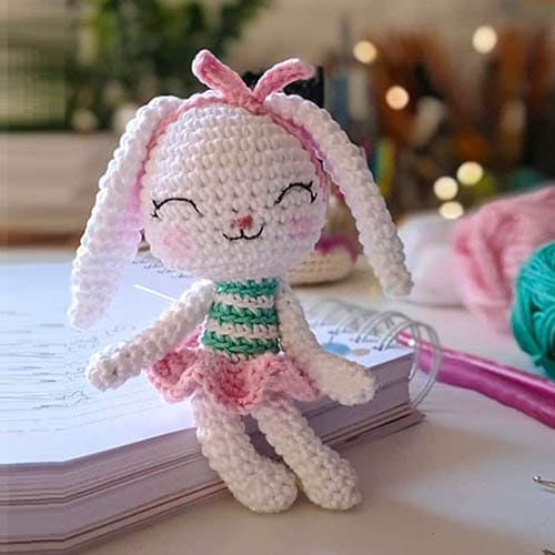 PDF Crochê Coelhinho da Páscoa Receita de Amigurumi Grátis