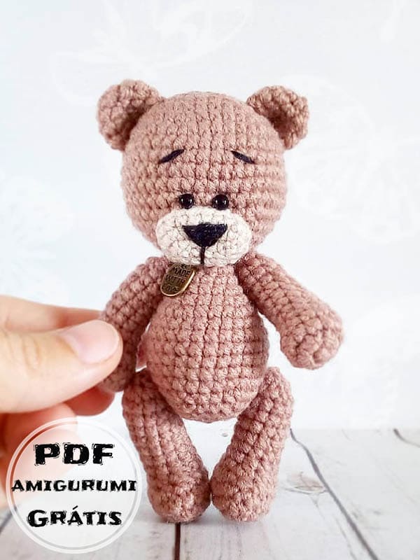 Pequeno Urso PDF Crochê Receita de Amigurumi Grátis