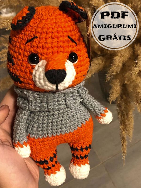 Tigre Bonito na Camisola PDF Crochê Receita de Amigurumi Grátis