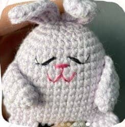 Receita Chaveiro Amigurumi Coelho PDF Gratis 