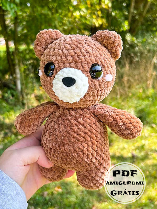 Com Chapéu de Sapo e Abelha Urso Amigurumi Receita